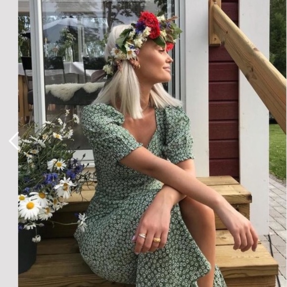 H&M Floral print puff sleeve dress - Picture 4 of 5